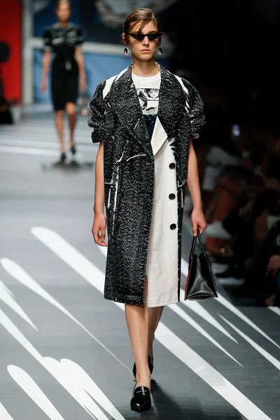 Look 44